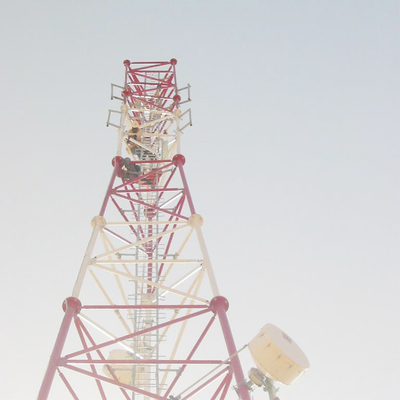 Dış Mekan 100 Metre Metal Anten Kule Kendinden Destekli 3 Ayak